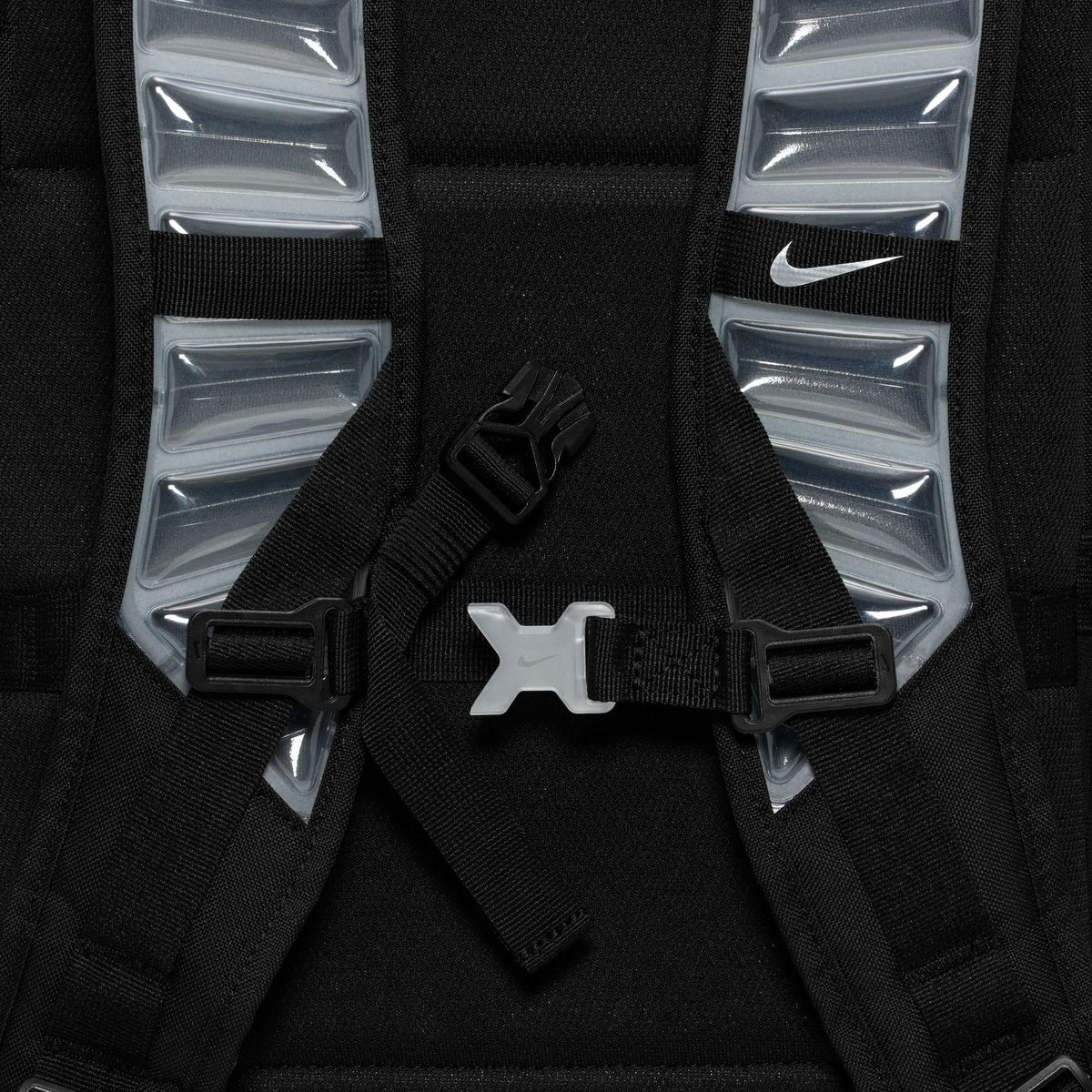 Black 32L Backpack E615